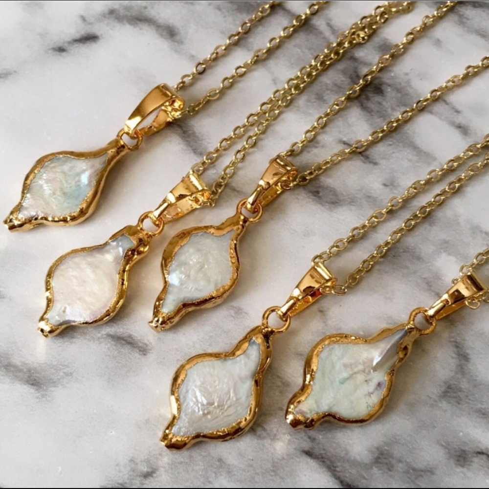 Dainty 14k Gold Pearl Necklace